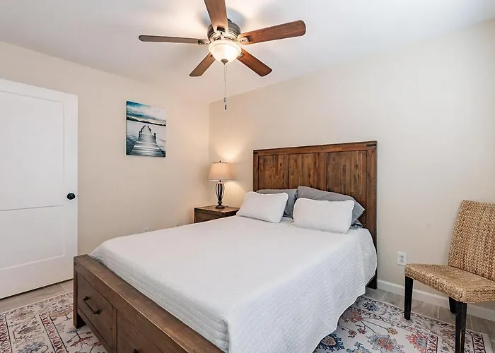 4-bedroom House In - Remodeled Retreat * Gilbert