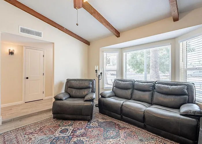 4-bedroom House In - Remodeled Retreat Gilbert