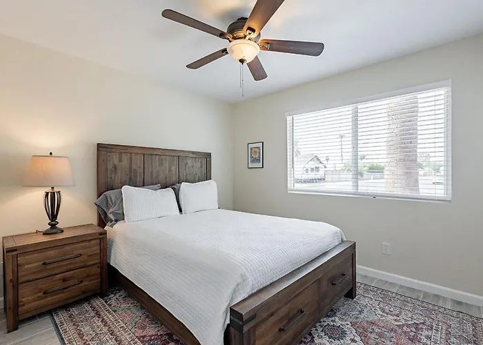 4-bedroom House In - Remodeled Retreat * Gilbert